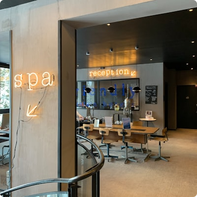 Hotel Bar